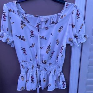 White sweet wanders dressy blouse